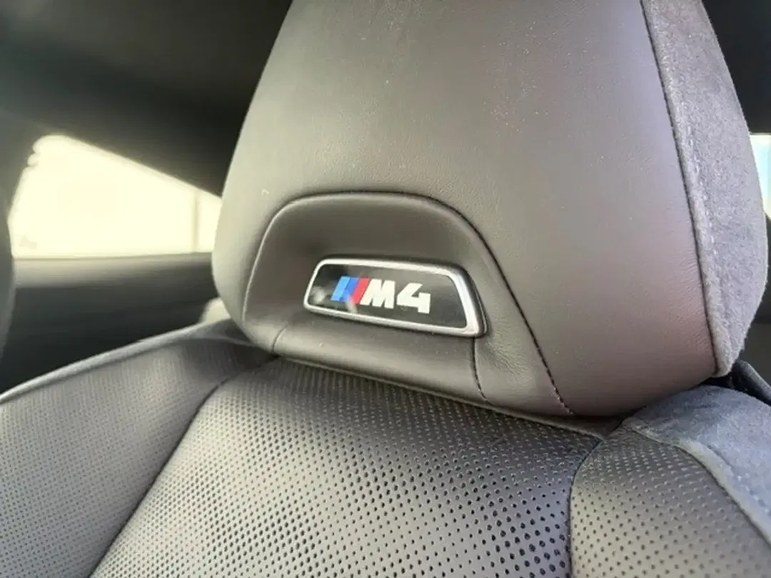 BMW M4 - Thumbnail 12