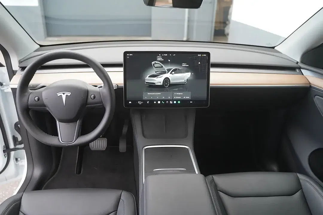 Tesla Model Y AWD Long Range - foto 2