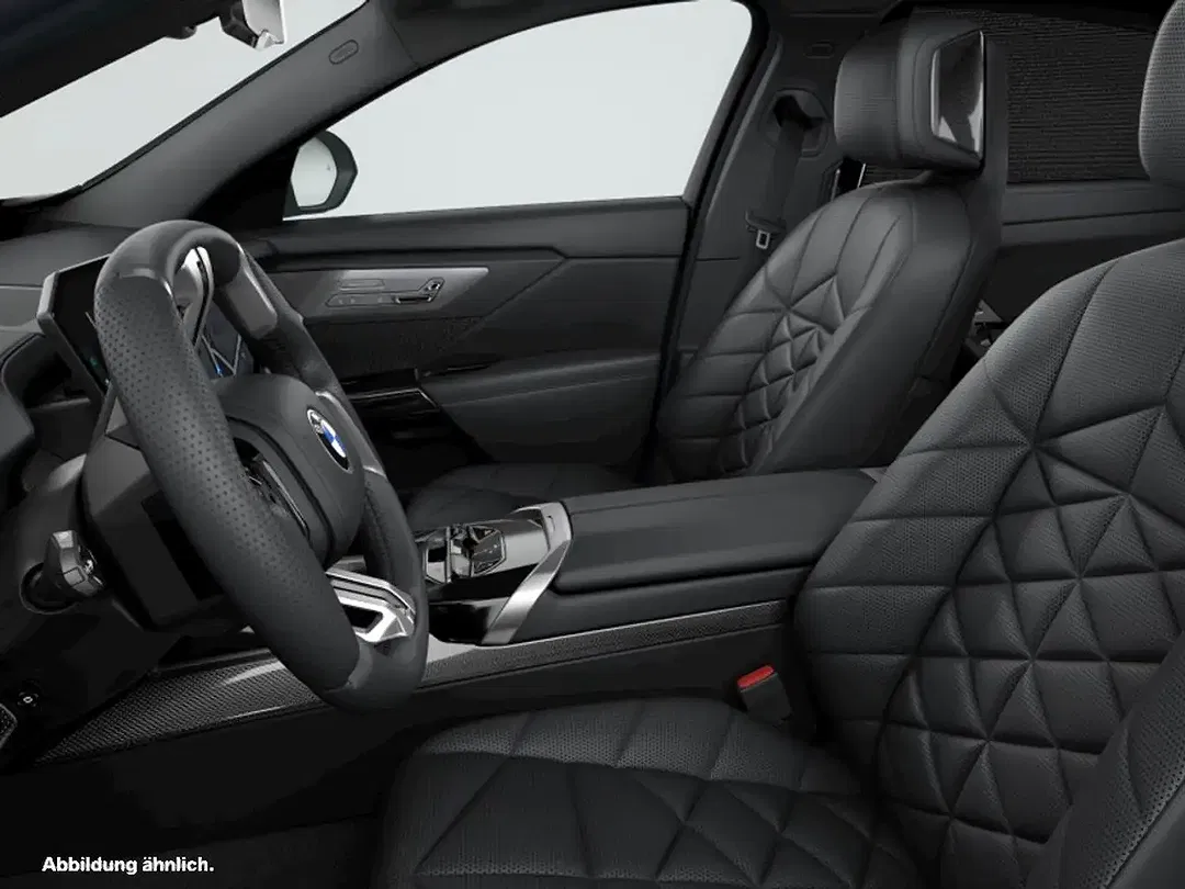 BMW i7 - Thumbnail 3