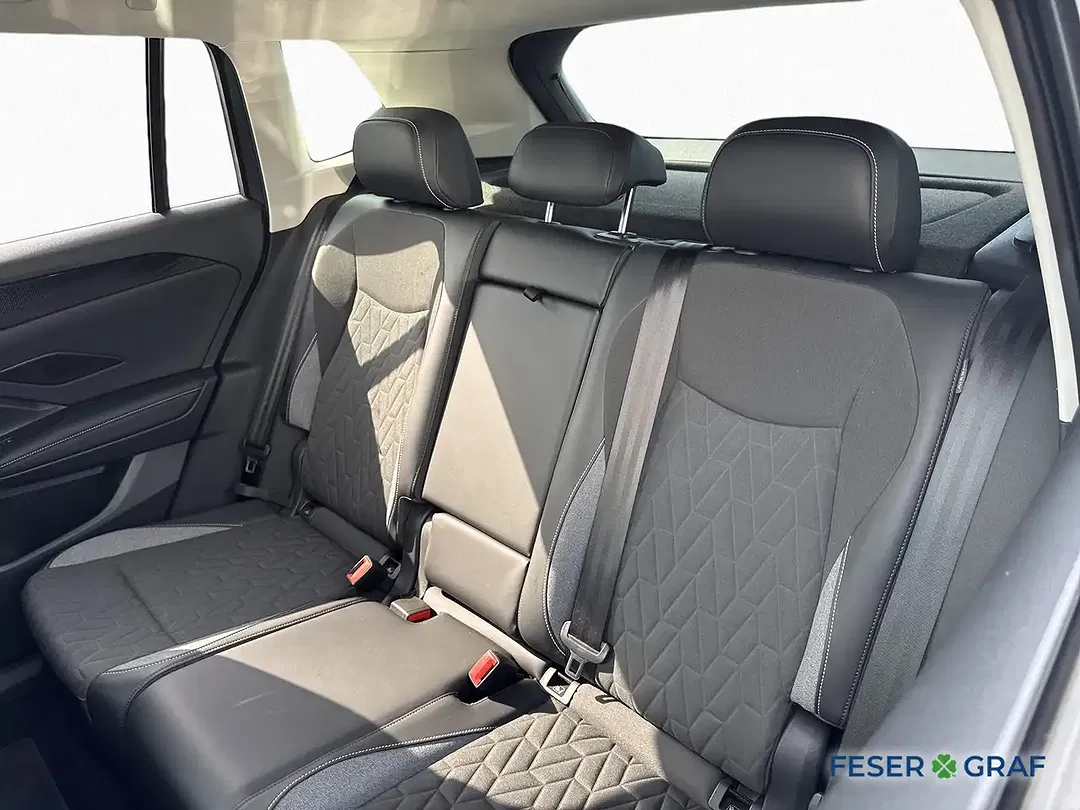 Volkswagen Tiguan - Thumbnail 11