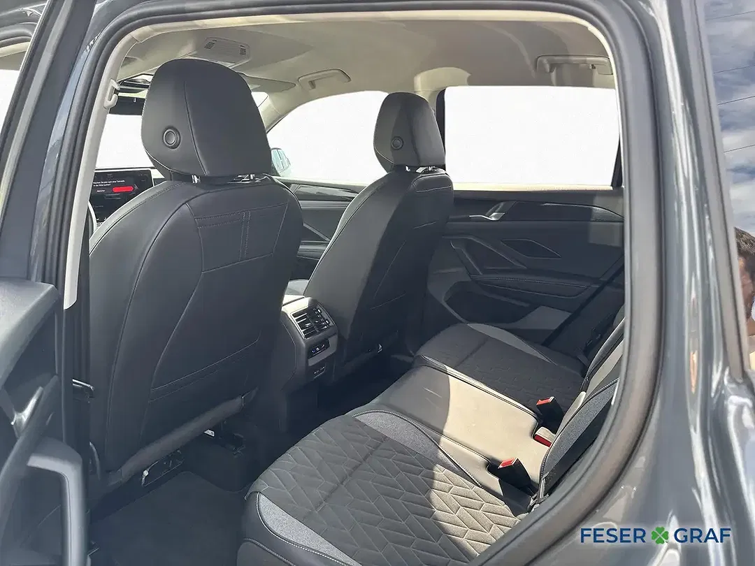 Volkswagen Tiguan - Thumbnail 12