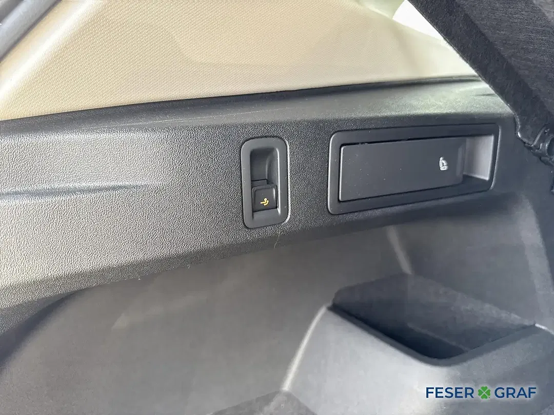 Volkswagen Tiguan - Thumbnail 14