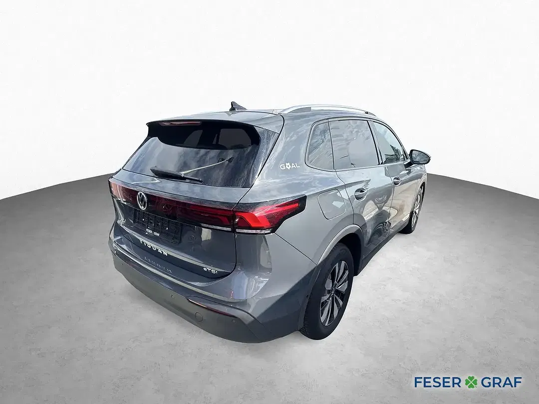 Volkswagen Tiguan - Thumbnail 5