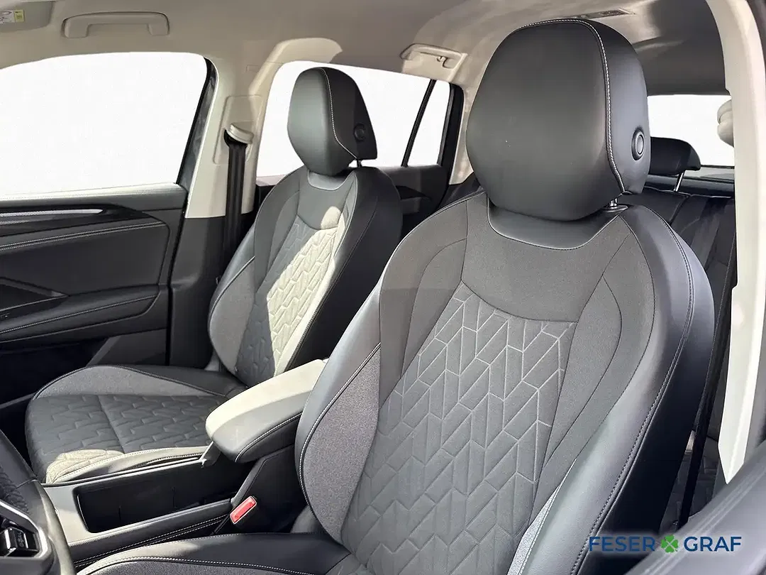 Volkswagen Tiguan - Thumbnail 9