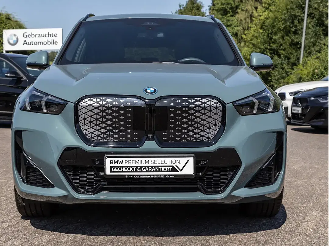 BMW X1 - Thumbnail 2