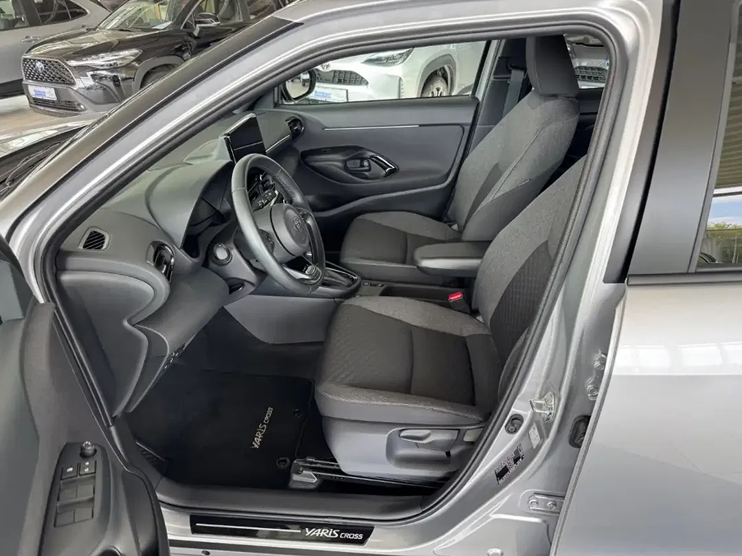 Toyota Yaris Cross - Thumbnail 5