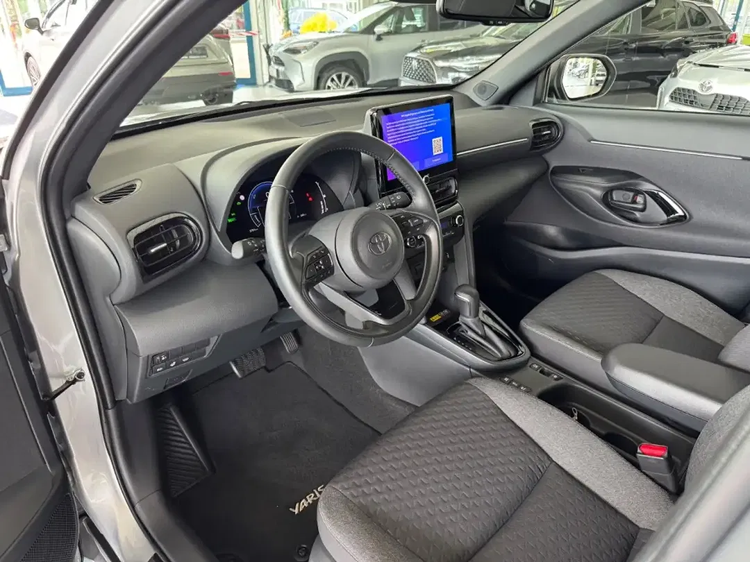 Toyota Yaris Cross - Thumbnail 7