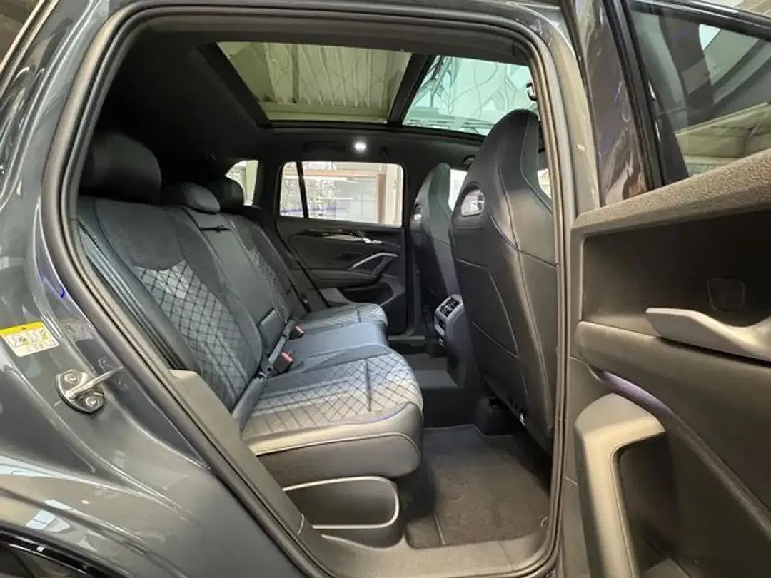 Volkswagen Tiguan - Thumbnail 11