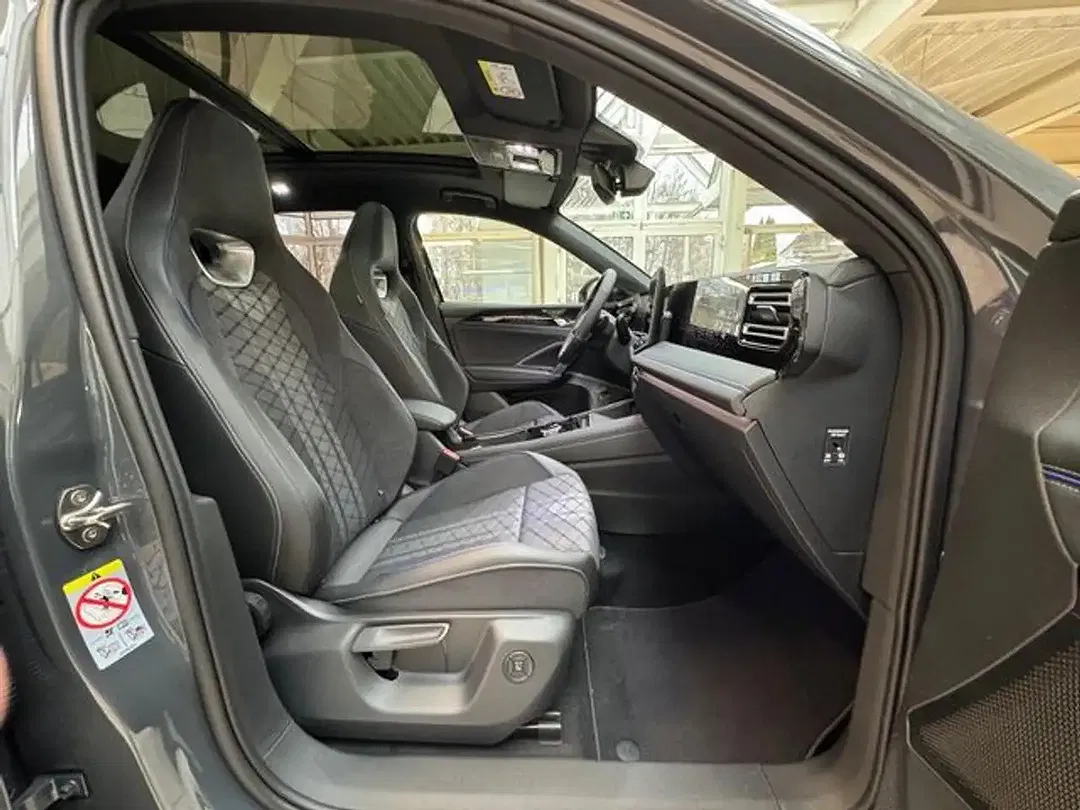 Volkswagen Tiguan - Thumbnail 12