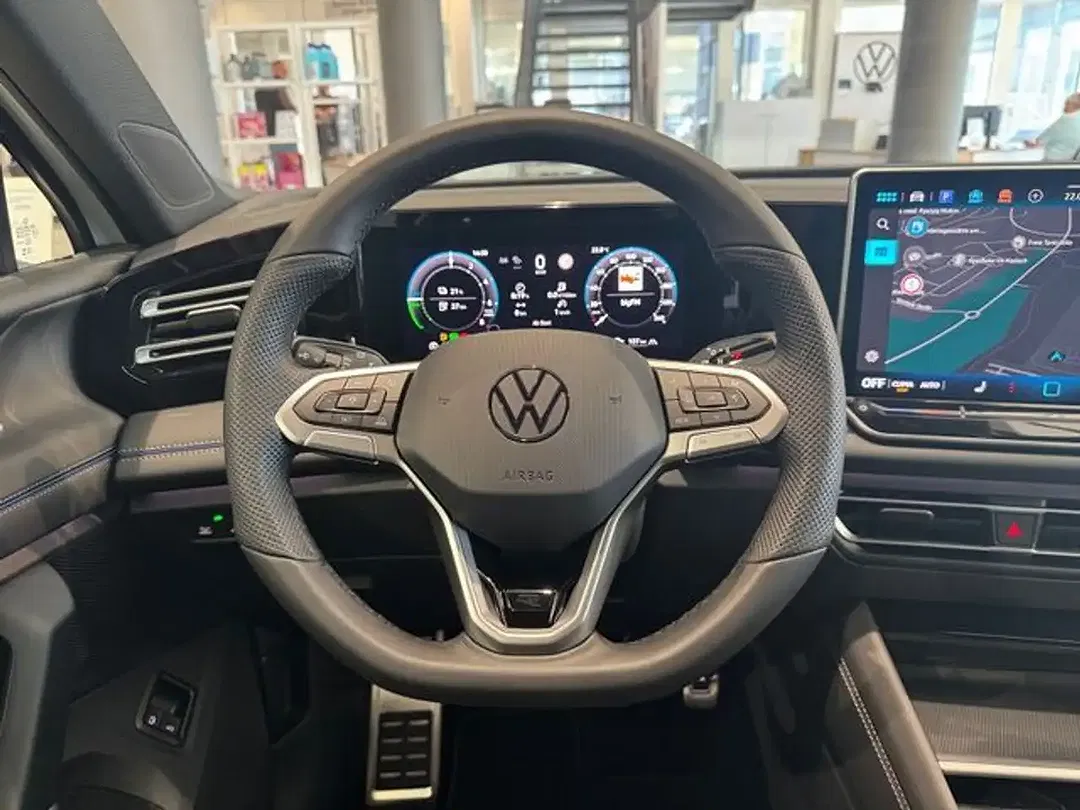 Volkswagen Tiguan - Thumbnail 9