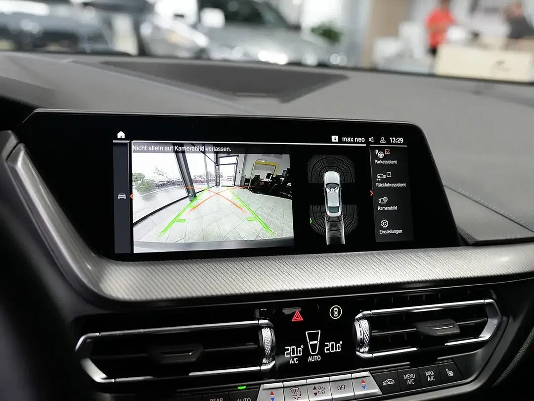 BMW 218 - Thumbnail 12