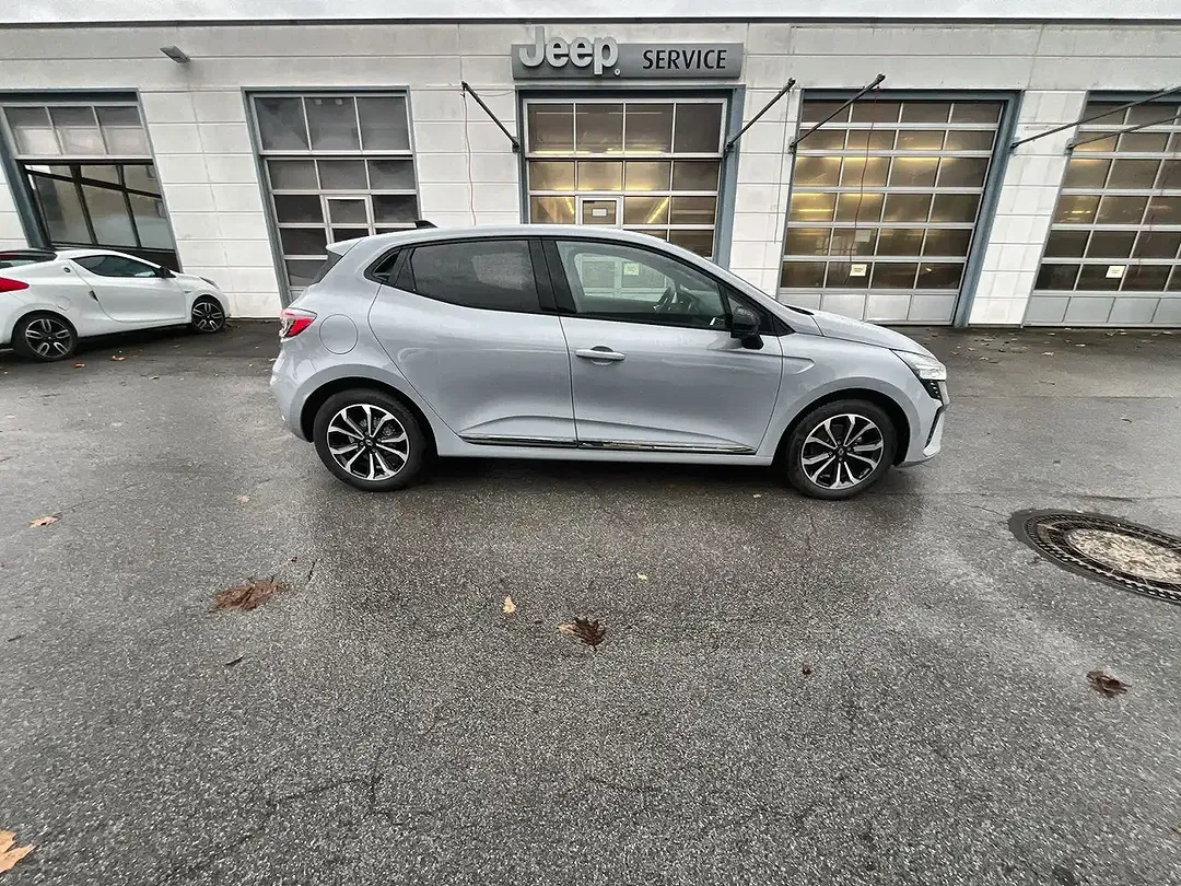 Renault Clio - Thumbnail 11