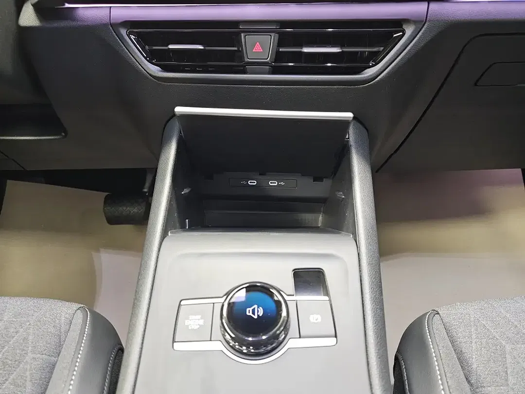 Volkswagen Tiguan - Thumbnail 13
