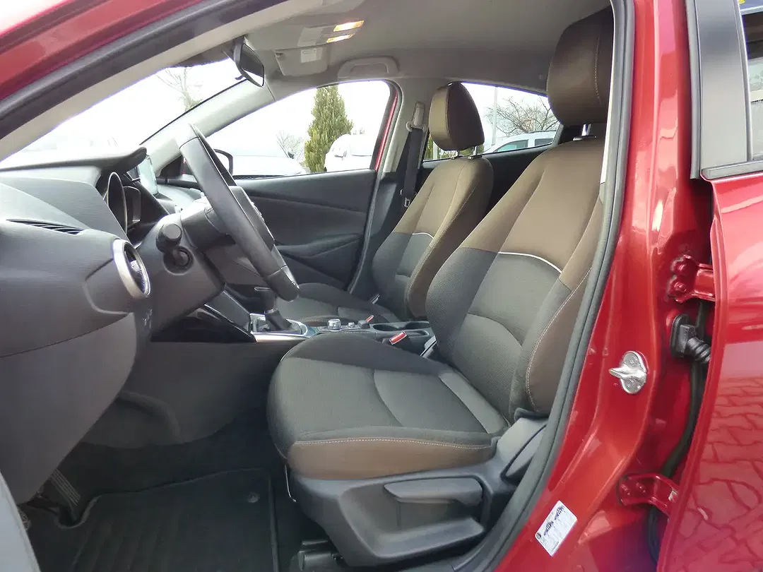 Mazda 2 - Thumbnail 6