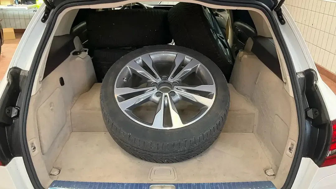 Mercedes-Benz C 300 - Thumbnail 12