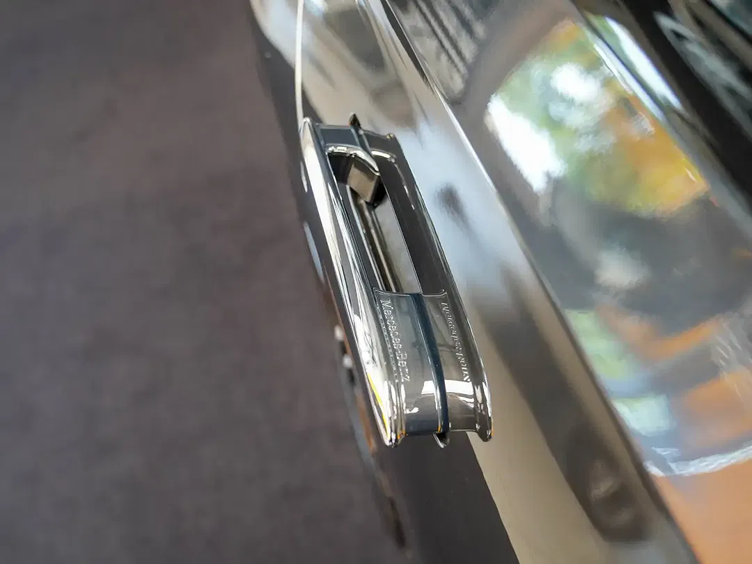 Mercedes-Benz E 300 - Thumbnail 2