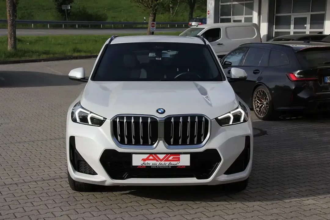 BMW X1 - Thumbnail 3