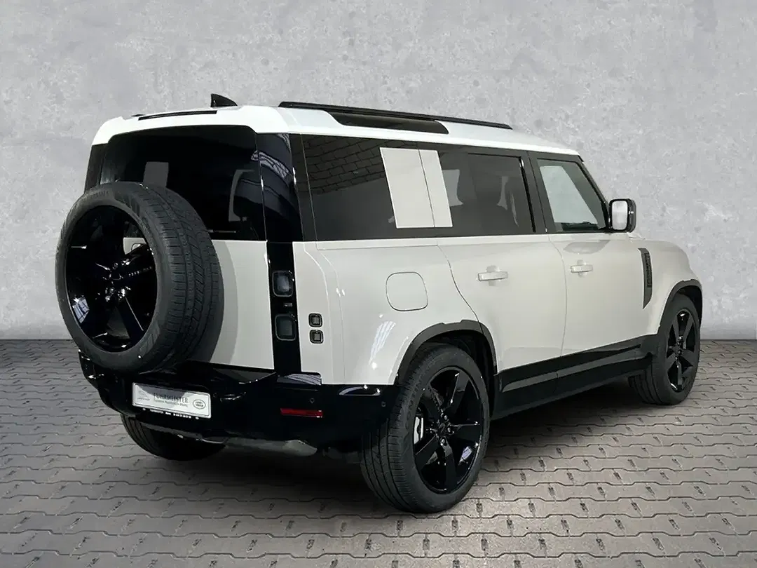 Land Rover Defender - Thumbnail 2
