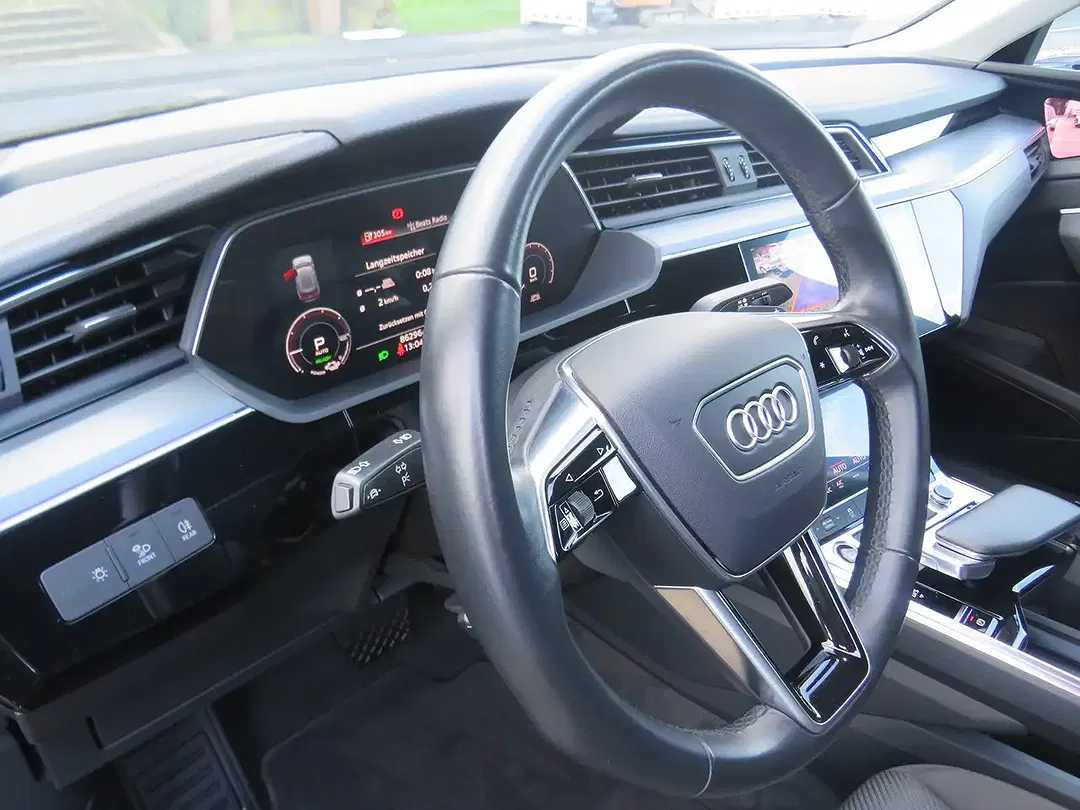 Audi e-tron - Thumbnail 11