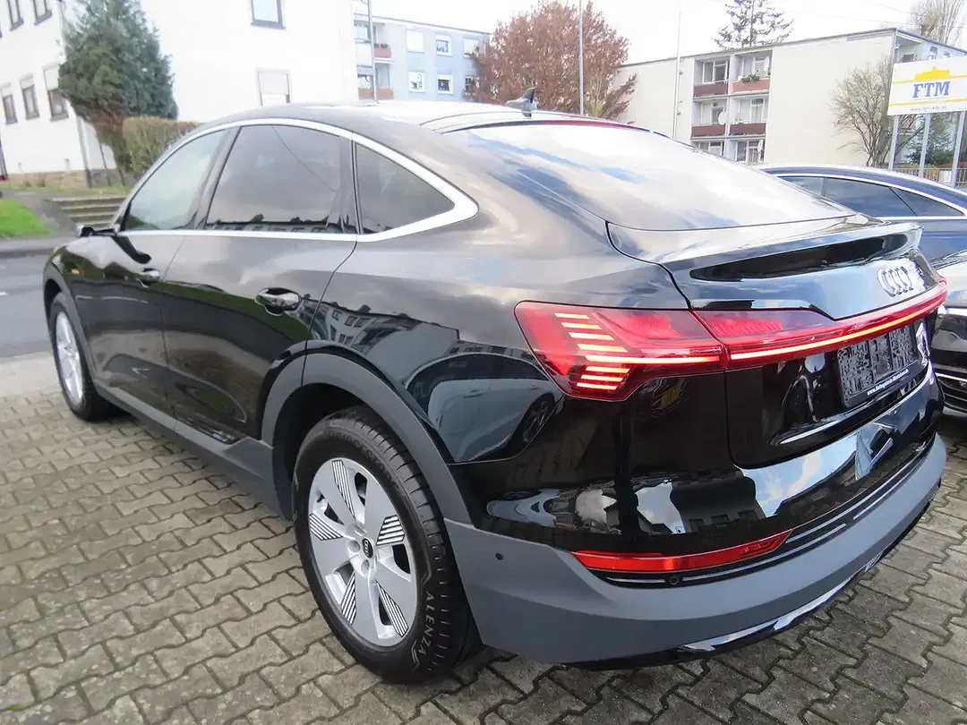 Audi e-tron - Thumbnail 4