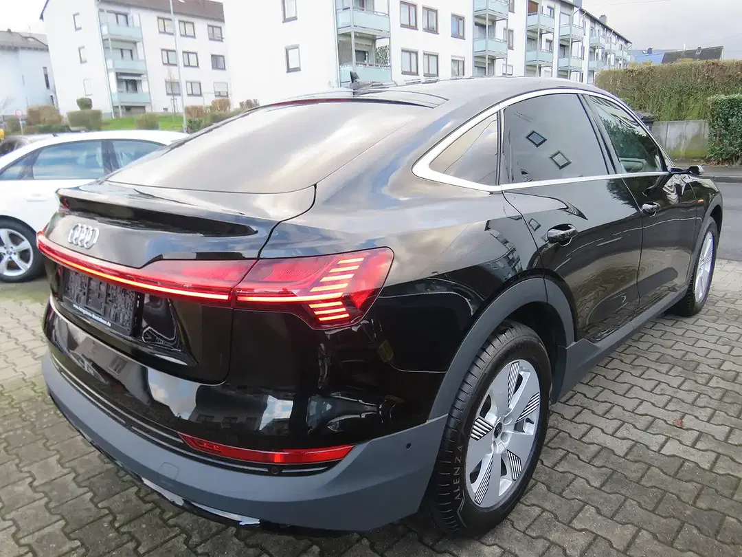 Audi e-tron - Thumbnail 6