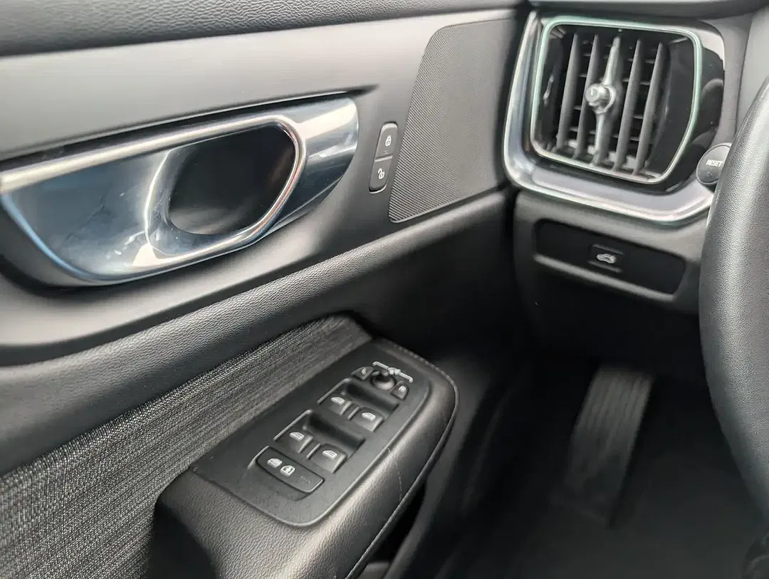 Volvo V60 - Thumbnail 7