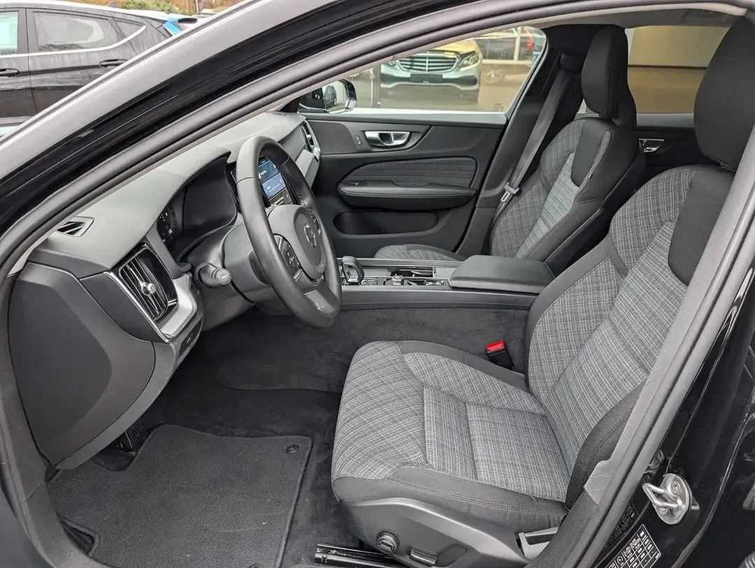 Volvo V60 - Thumbnail 4