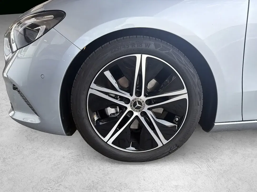 Mercedes-Benz B 200 - Thumbnail 3
