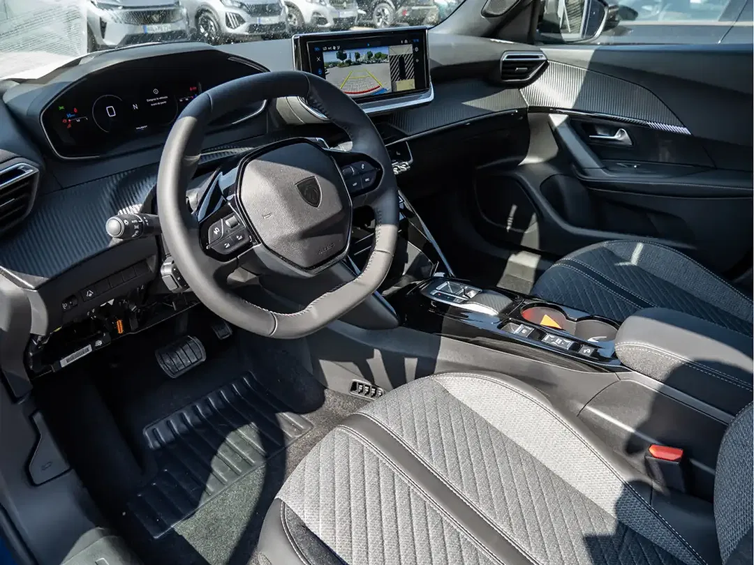 Peugeot 2008 - Thumbnail 2