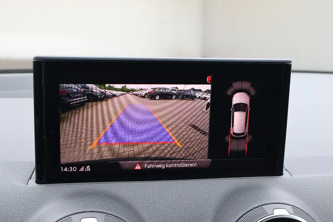Audi Q2 - Thumbnail 9