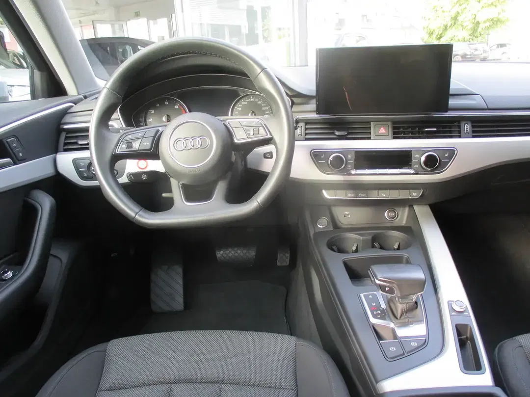 Audi A4 - Thumbnail 10