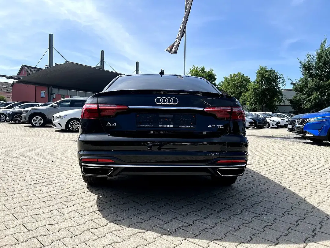 Audi A4 - Thumbnail 3