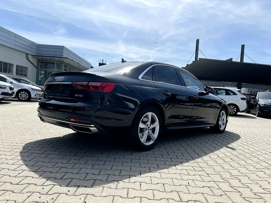 Audi A4 - Thumbnail 4