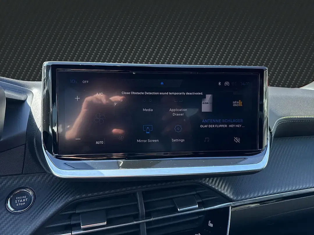 Peugeot 208 - Thumbnail 15