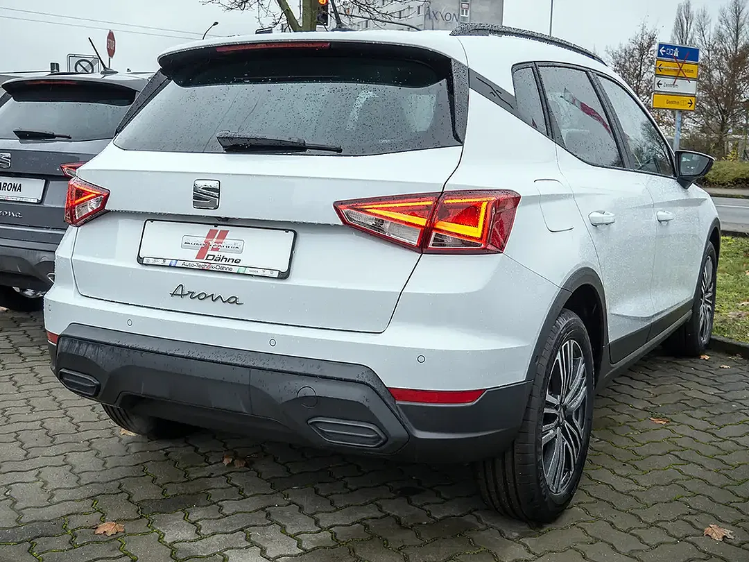 SEAT Arona - Thumbnail 3