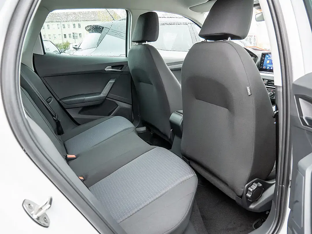 SEAT Arona - Thumbnail 4