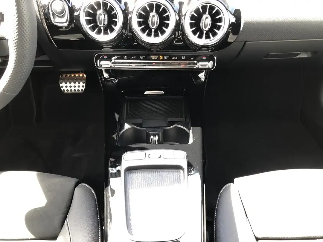 Mercedes-Benz CLA 250 - Thumbnail 15