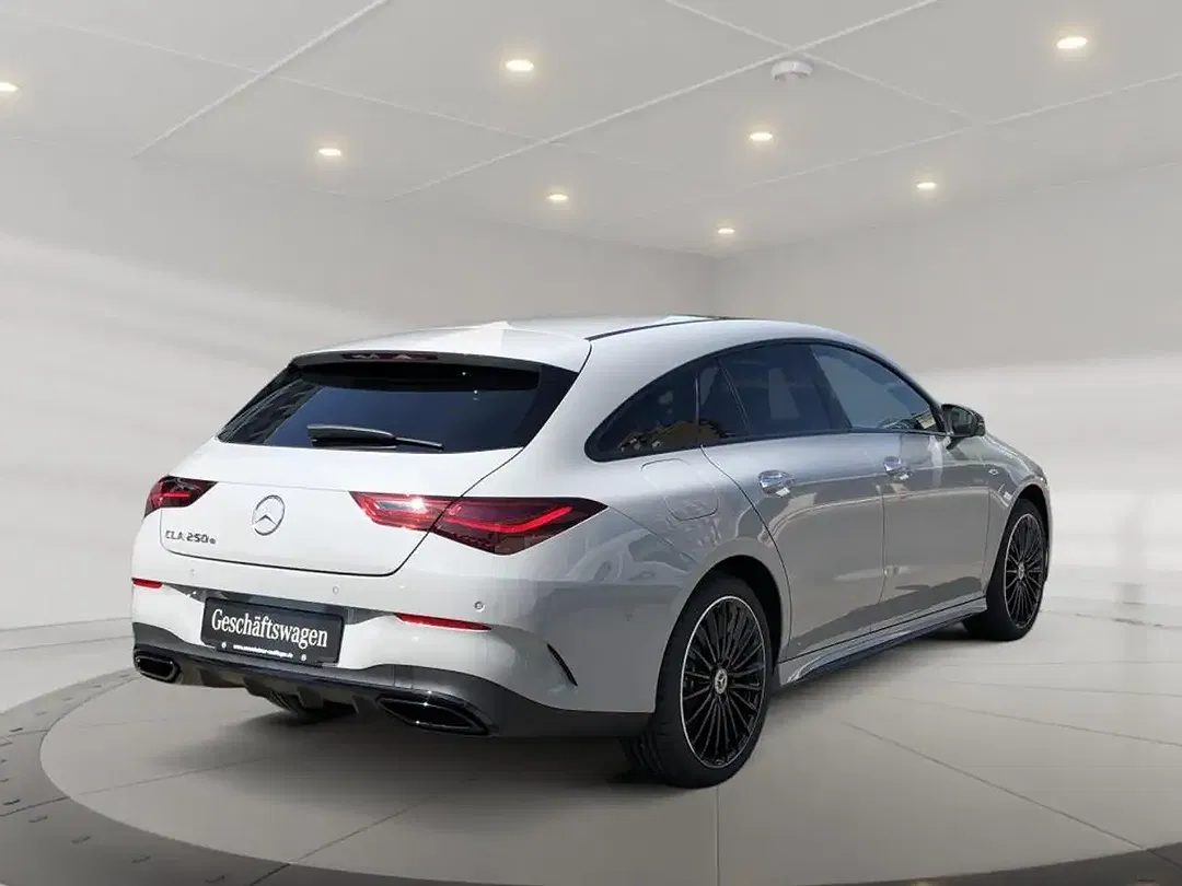 Mercedes-Benz CLA 250 - Thumbnail 3