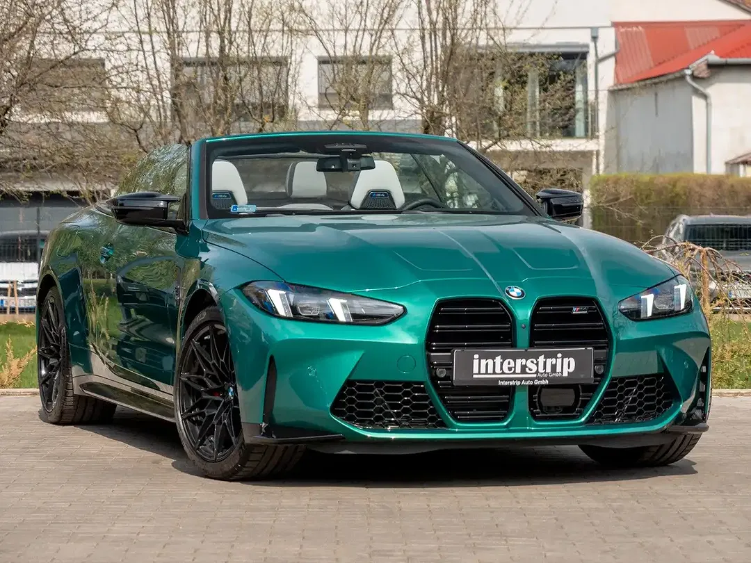 BMW M4 - Thumbnail 3