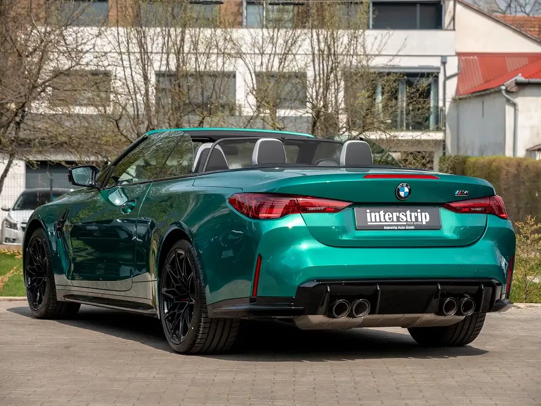 BMW M4 - Thumbnail 4
