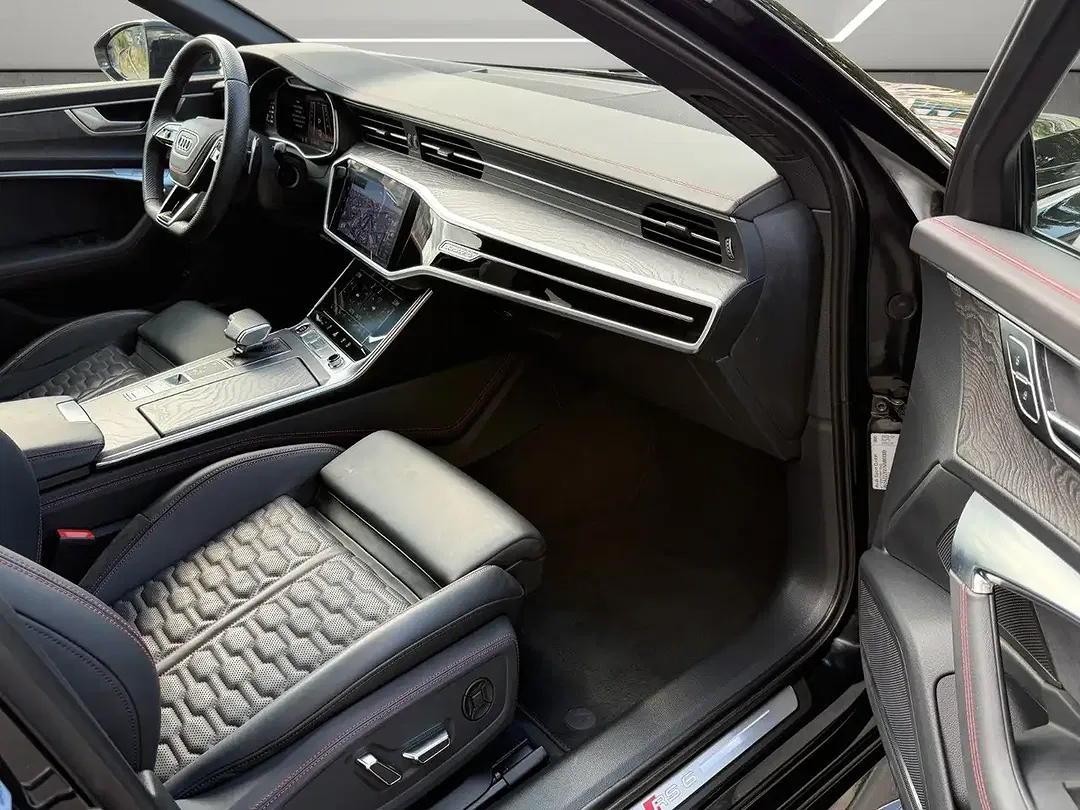 Audi RS6 - Thumbnail 13