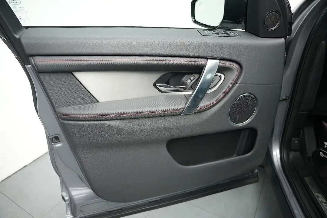Land Rover Discovery Sport - Thumbnail 13