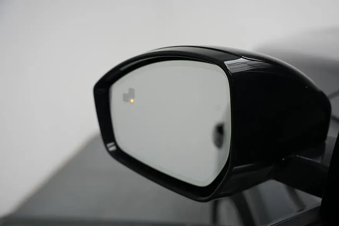 Land Rover Discovery Sport - Thumbnail 14