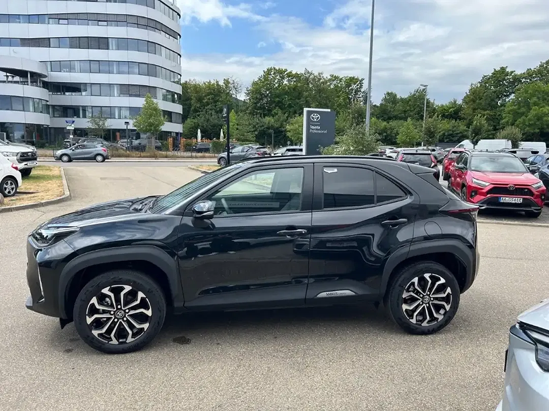 Toyota Yaris Cross - Thumbnail 6