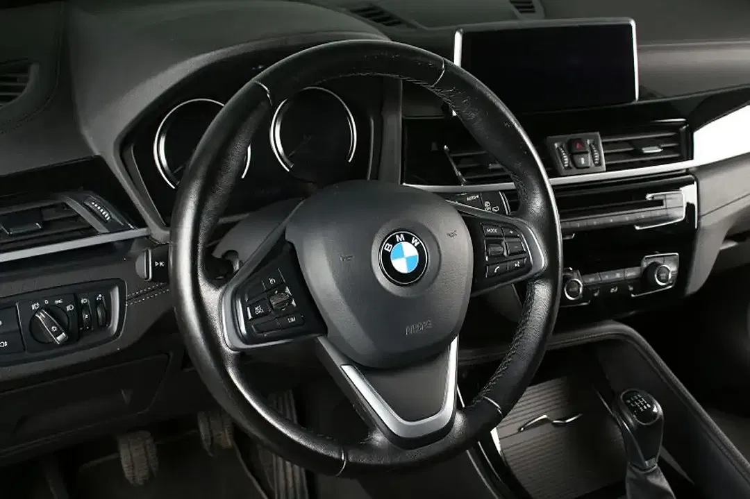 BMW X1 - Thumbnail 6