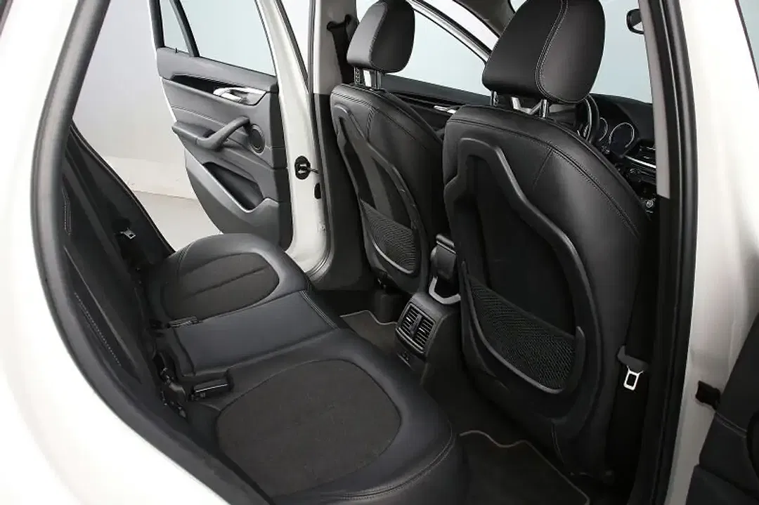 BMW X1 - Thumbnail 4