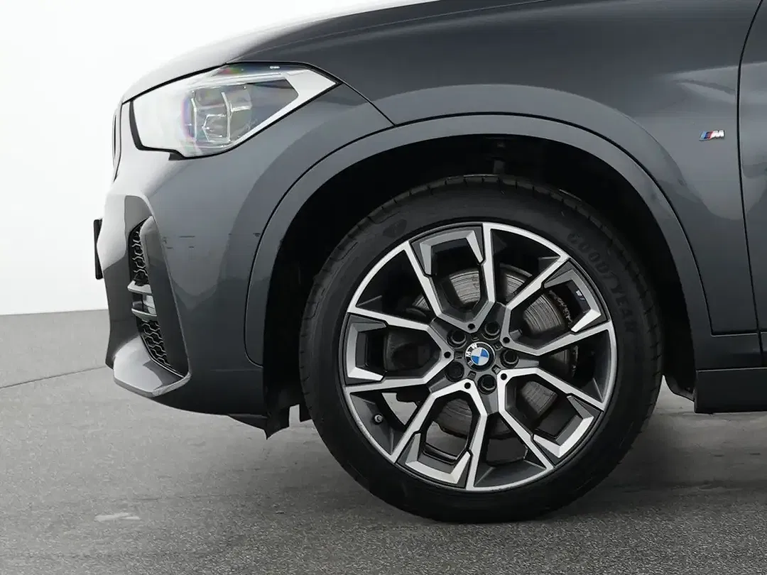 BMW X1 - Thumbnail 11