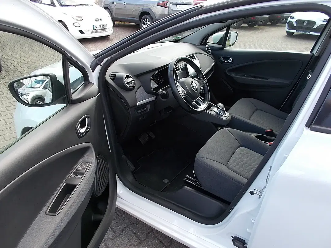 Renault ZOE - Thumbnail 3