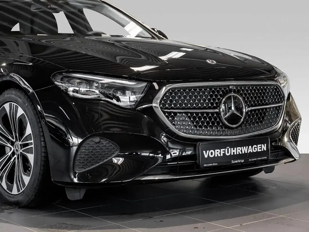 Mercedes-Benz E 300 - Thumbnail 5