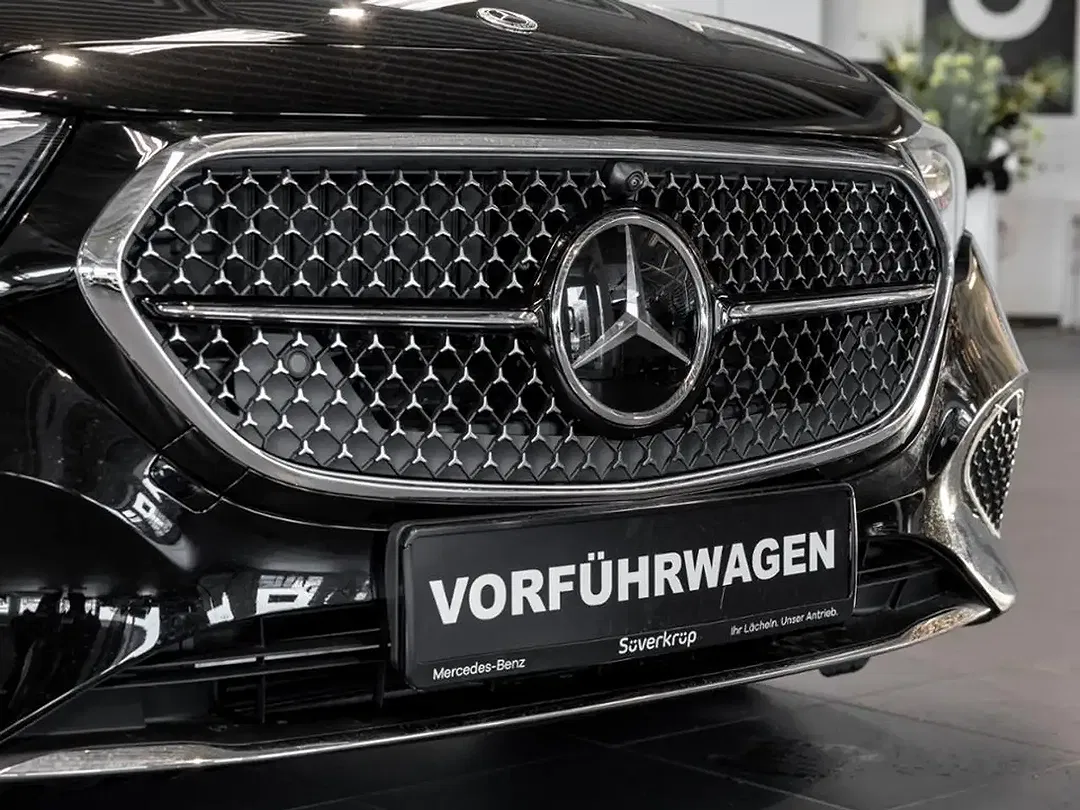 Mercedes-Benz E 300 - Thumbnail 6